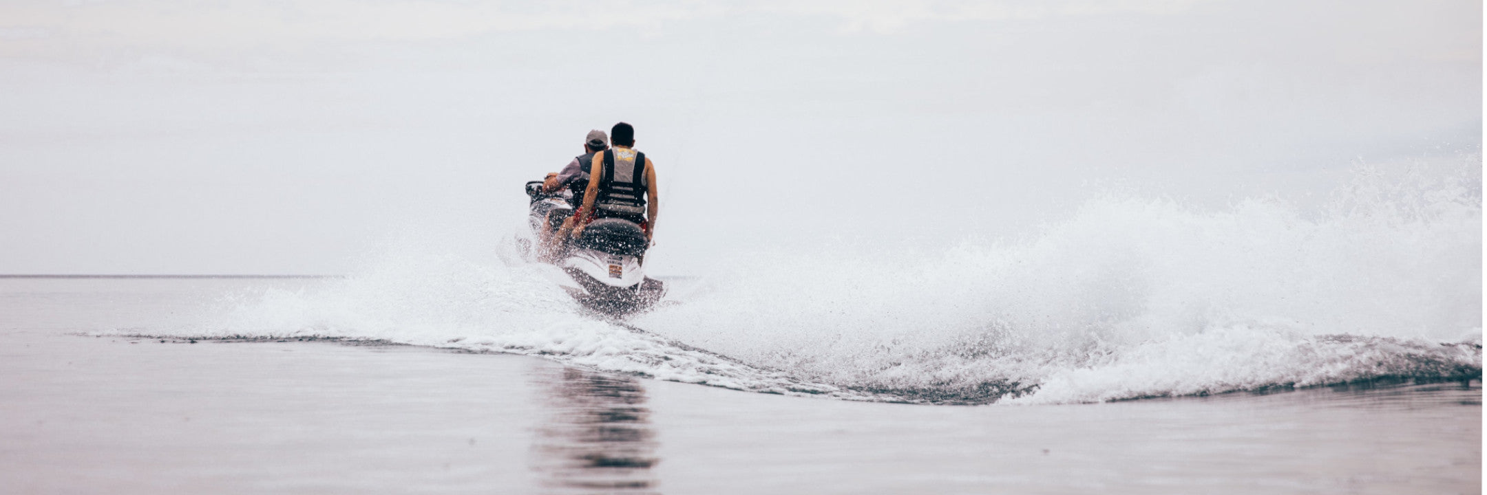 Jetski Fahrer auf dem Meer