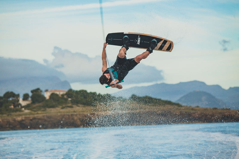 Jobe Charge Wakeboard Bindungen (7 / 8 - 8 / 9,5 - 10 /11) j21